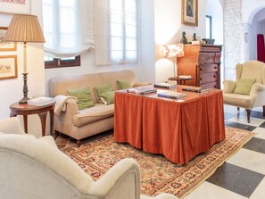 Lobby - Belvilla by OYO Casa Palacio de la Carrera (Fuentes de Andalucía)