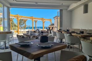 Dining - Modern Apartment with Pool (El Campello, Alicante)
