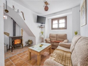 TV, fireplace, DVD player - Villa in Carcabuey near Sierras Subbeticas Park (Carcabuey)