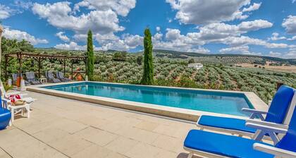 Villa in Montefrio near Iznajar Lake