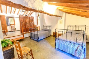 7 bedrooms, iron/ironing board, WiFi