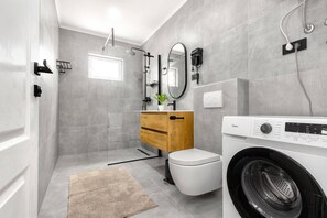 Shower, hair dryer, towels - Apartment in Tribunj near Sandy Beach (Tribunj)
