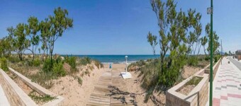 Apartment near Sea Beach Walk to Center