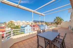 Outdoor dining - Penthouse in Denia with Private Terrace (Denia)
