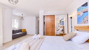 2 bedrooms, iron/ironing board, free WiFi, bed sheets