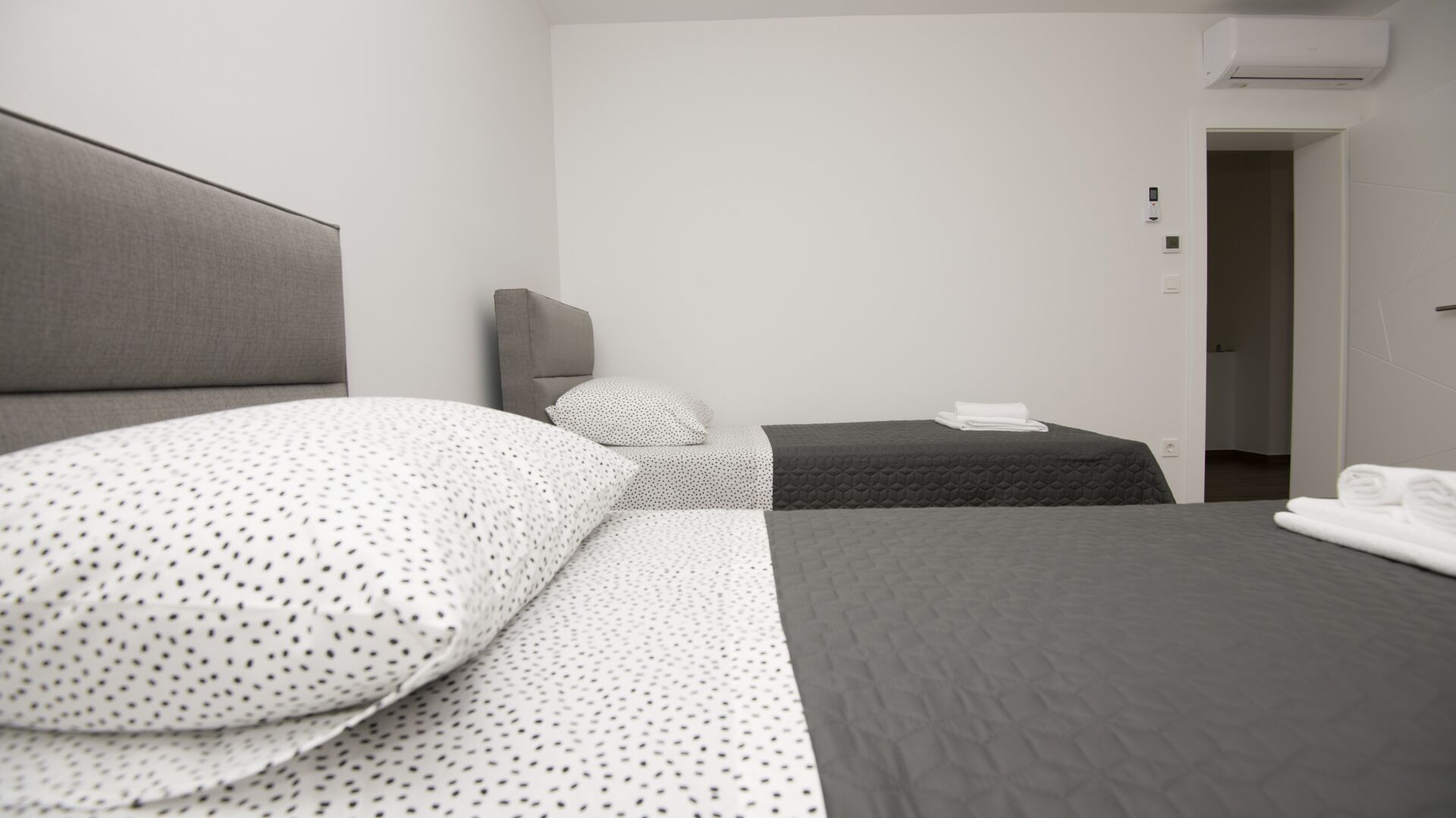 5 chambres, fer et planche à repasser, Wi-Fi gratuit, draps fournis