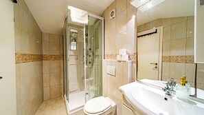 Shower, hair dryer, towels - Villa Soldo by Villas Guide (Hodilje)