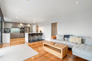 TV - Meticulously Upgraded Home with Valley Views (Lenah Valley)