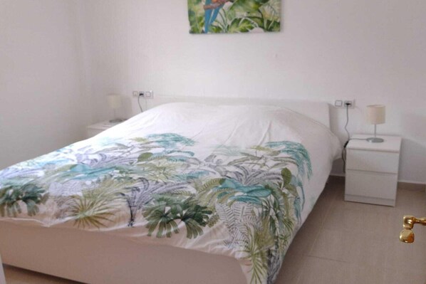 3 chambres, fer et planche à repasser, Wi-Fi gratuit