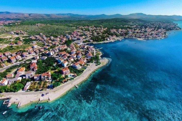 Una playa cerca