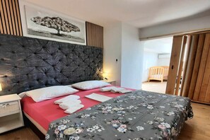 2 chambres, fer et planche à repasser, accès Internet