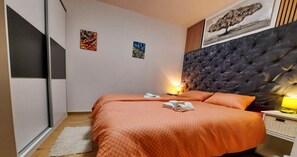 2 bedrooms, desk, iron/ironing board, free WiFi - Two bedroom apartment with outdoor pool (Zadar)