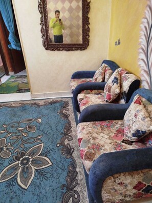 Interior - Quite pyramids flat near new museum remaia & hadayk Al ahram (Giza Governorate)