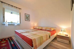 2 dormitoris, planxa i posts de planxar i wifi gratuïta 