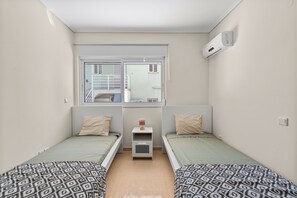 Apartament Comfort, diversos llits, cuina, al costat de la platja | 2 dormitoris, planxa i posts de planxar i wifi gratuïta