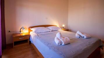 1 bedroom, iron/ironing board