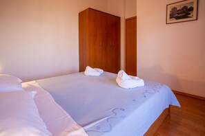 1 chambre, fer et planche à repasser, Wi-Fi