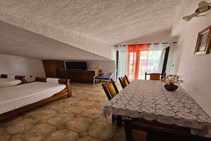 2 chambres, fer et planche à repasser, accès Internet