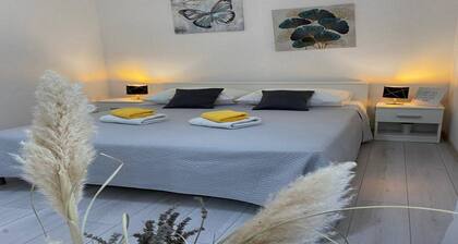 Cozy countryside apartment in Bristane