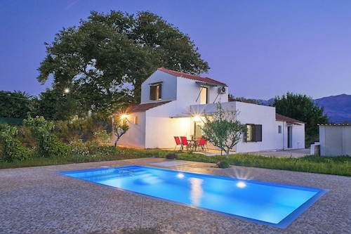 Platanos Stone House II With Private Pool