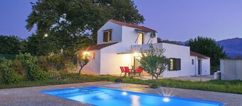 Platanos Stone House II With Private Pool
