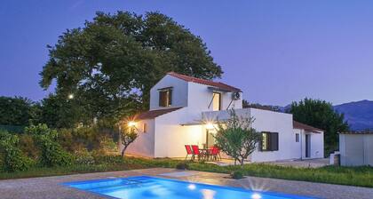 Platanos Stone House II With Private Pool
