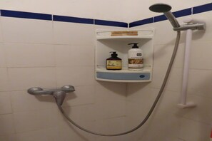 Shower - Holiday Home in Orgiva with Mountain Views (Orgiva)