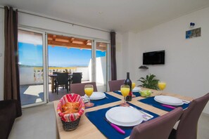 Outdoor dining - Two bedroom apartment in Jezera (Jezera)
