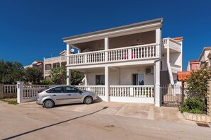 Exterior - Apartment in Tribunj near Adriatic Sea (Tribunj)