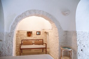 3 bedrooms, desk, free WiFi, bed sheets