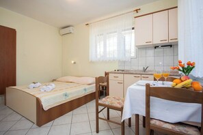 Free WiFi - Inviting studio apartment in Primošten (Primošten)