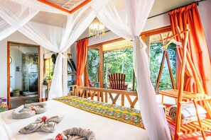 Classic Chalet, Lake View - Chameleon Hill Forest Lodge (Rubuguri)