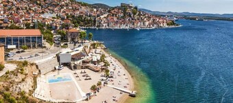 Wohnung in Brodarica nahe Strand Gaj