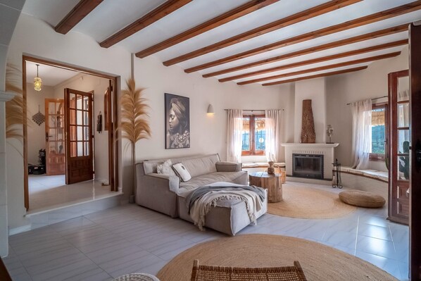 Smart TV - Villa Vista in Alcalali with swimmingpool and view (Alcalali)