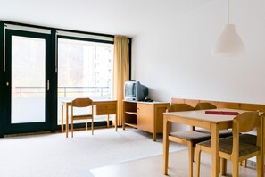 Appartement Classique, 2 chambres | Salle de séjour