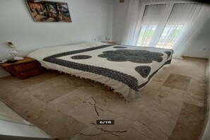 2 makuuhuonetta, vauvan matkasänky, ilmainen Wi-Fi