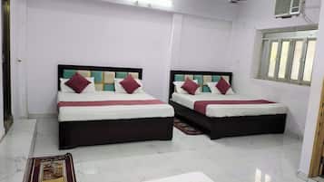 Family Studio Suite, City View | Desk, laptop workspace, soundproofing, free WiFi