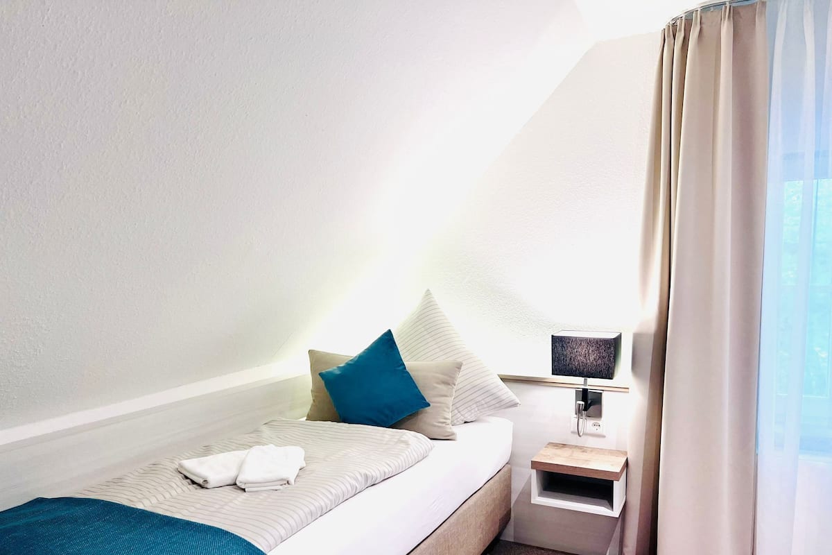 Chambre Simple Standard | 1 chambre, coffres-forts dans les chambres, bureau