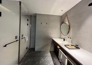 Classic Suite | Bathroom