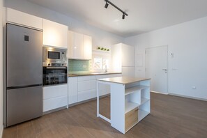 Fridge, microwave, oven, dishwasher