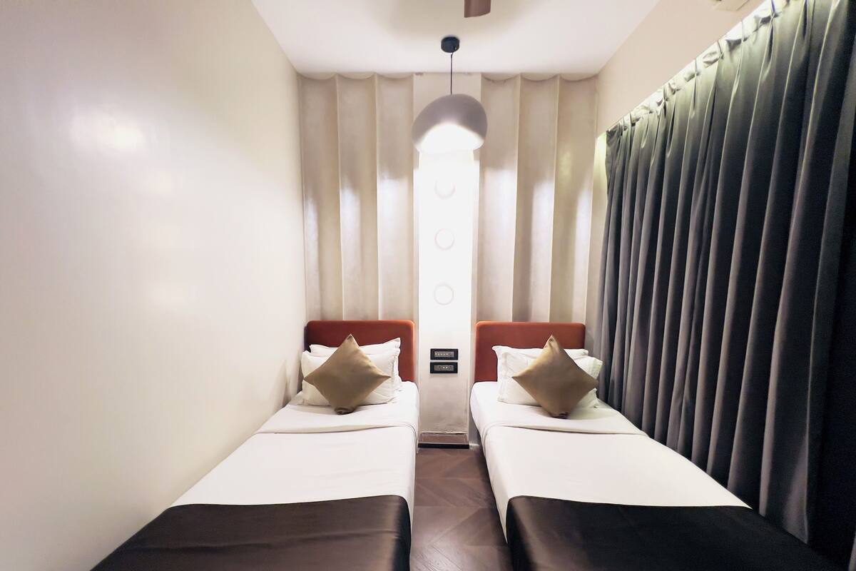 Super Deluxe Twin Room