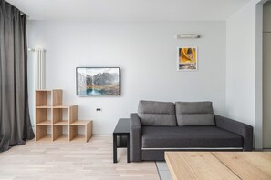 38-inch LCD TV with cable channels - Studio Apartment (Minsk)