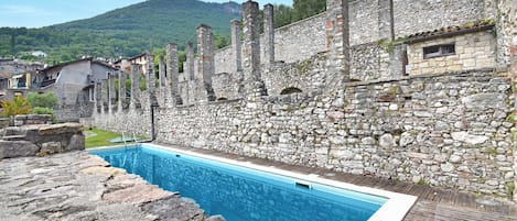 Piscine extérieure (ouverte en saison)