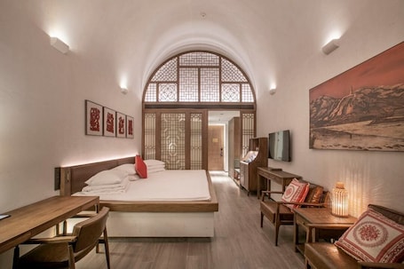 Featured Room - Lake-View, Courtyard-View (Ondol) | Down comforters, in-room safe, free cribs/infant beds, free WiFi. WANDA REALM Yan'an