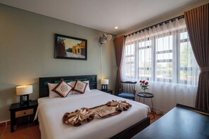 Dobbeltrom – superior, 1 dobbeltseng, privat bad, byutsikt | Allergitestet sengetøy, minibar og wi-fi (inkludert)