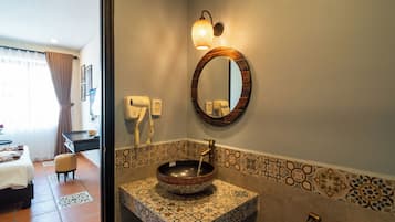 Ducha, cabezal de ducha con hidromasaje, artículos de tocador ecológicos