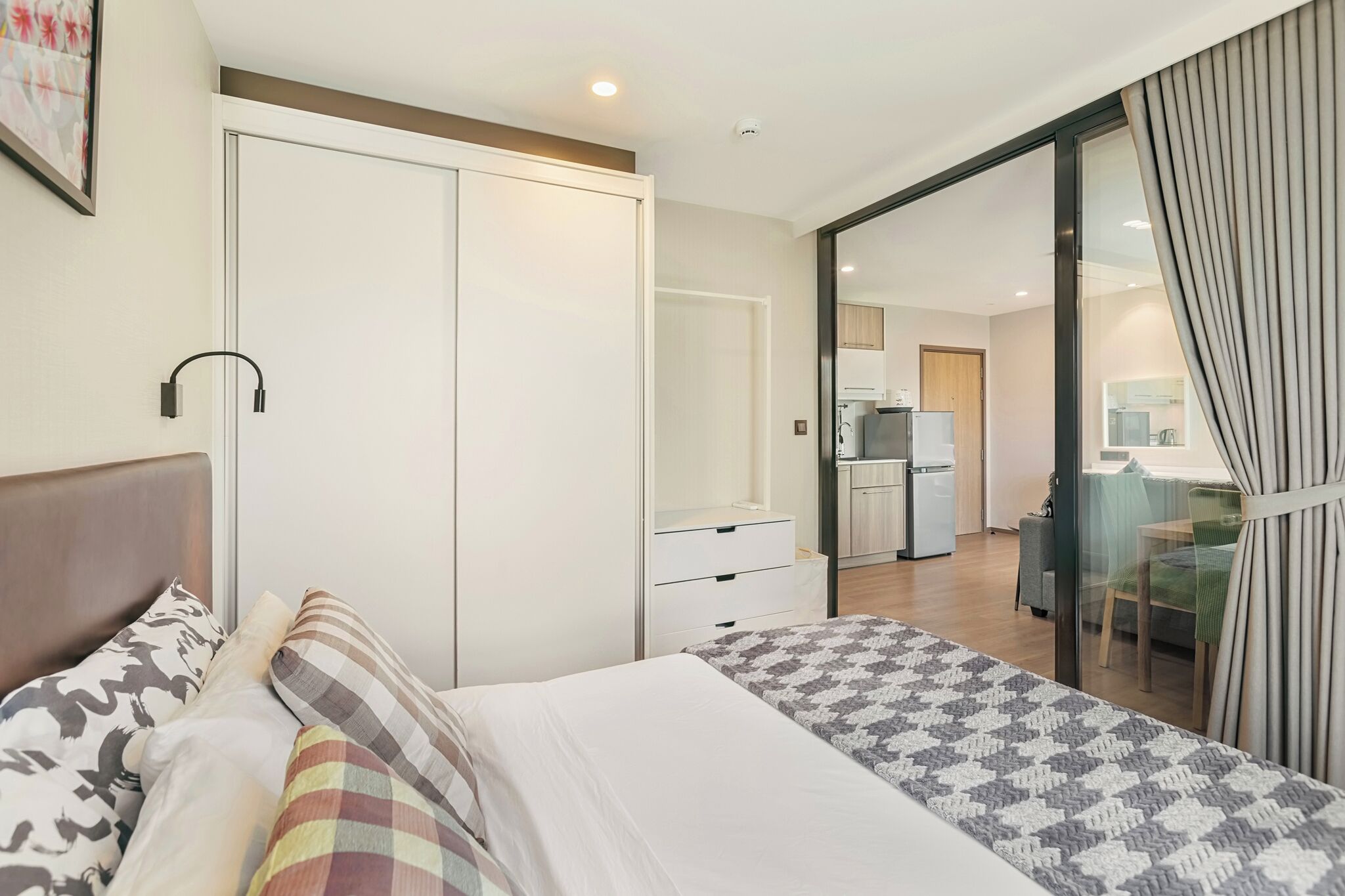 Standard Apartment, Balcony, Partial Sea View | 1 bedroom, in-room safe, iron/ironing board, WiFi (free)