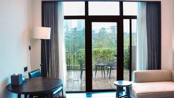 Superior Deluxe Room - Lake-View (Double Bed) | Desk, iron/ironing board, rollaway beds, bed sheets