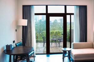 Superior Deluxe Room - Lake-View (Double Bed) | Desk, iron/ironing board, rollaway beds, bed sheets