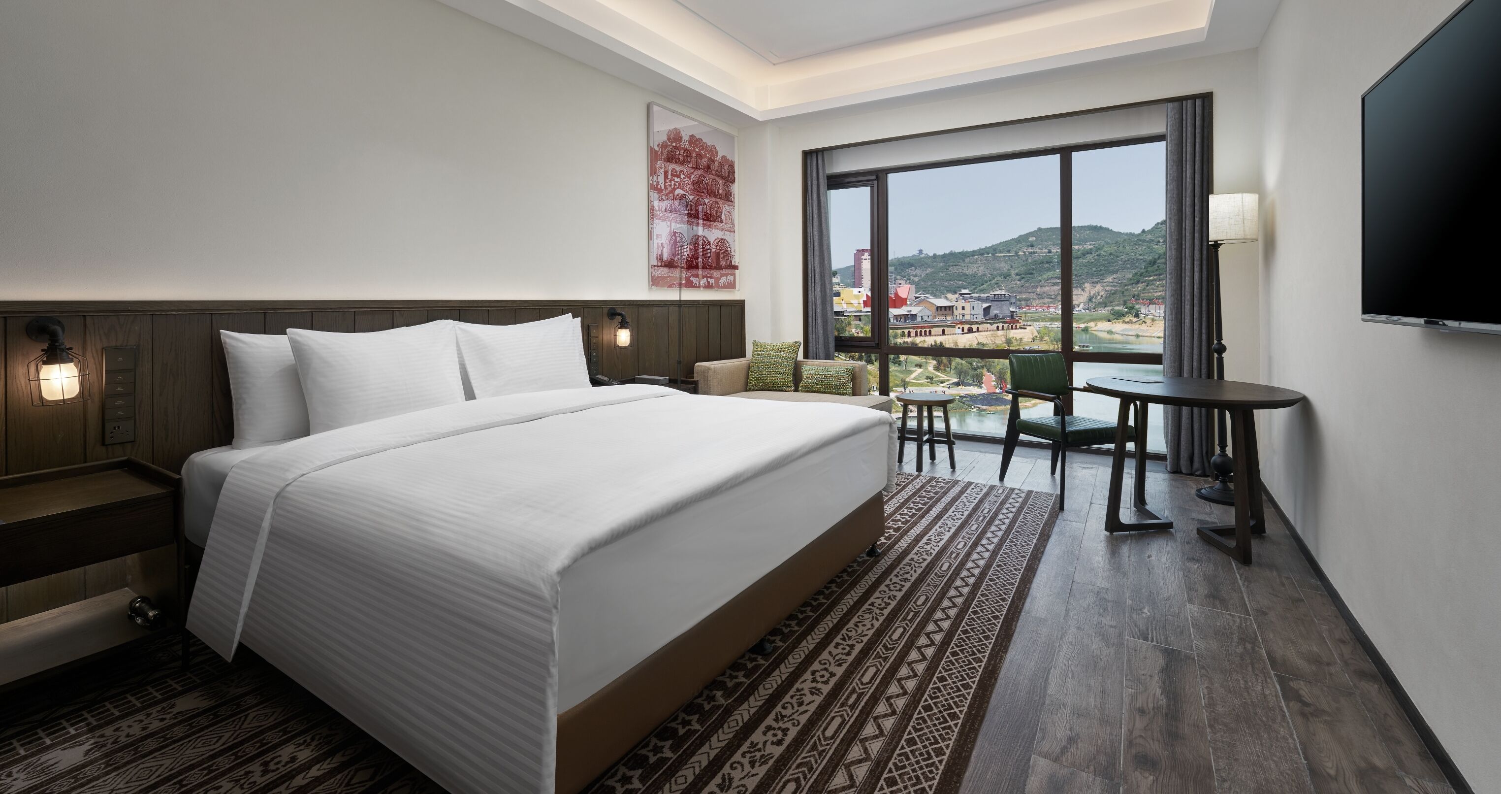 Bureau, fer et planche à repasser, lits pliants/supplémentaires